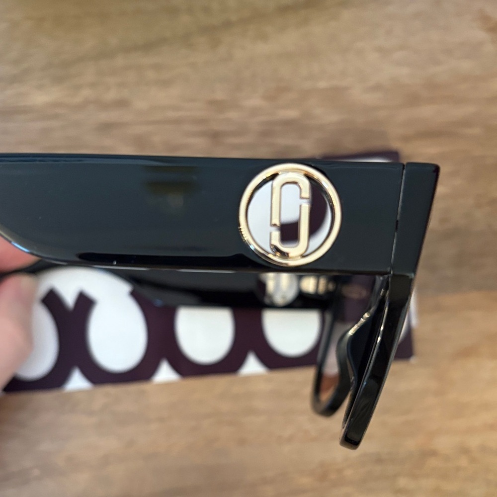 Marc Jacobs Black Frame Sunglasses with Brown Lenses - Picture 7 of 8